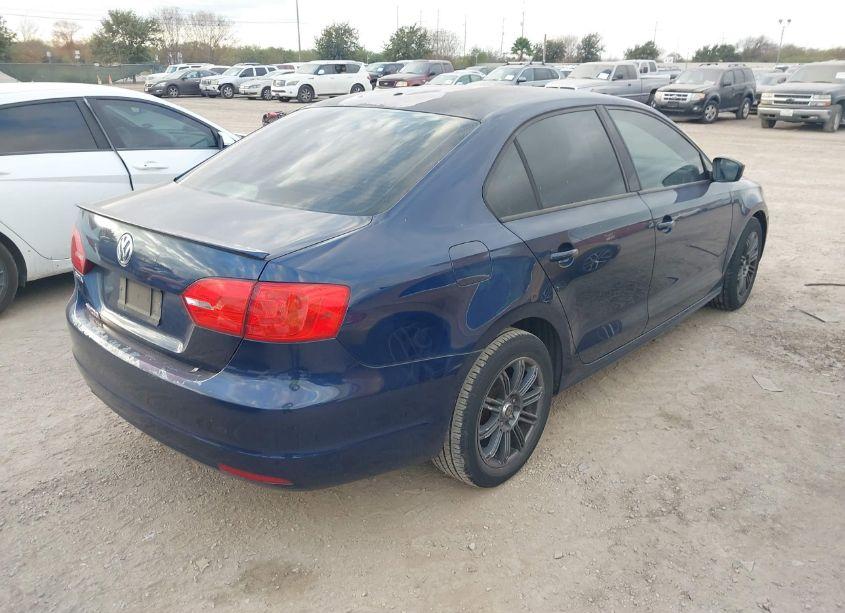 Photo 4 of 2011 Volkswagen Jetta 2.0L S (VIN 3VW2K7AJ7BM086309)