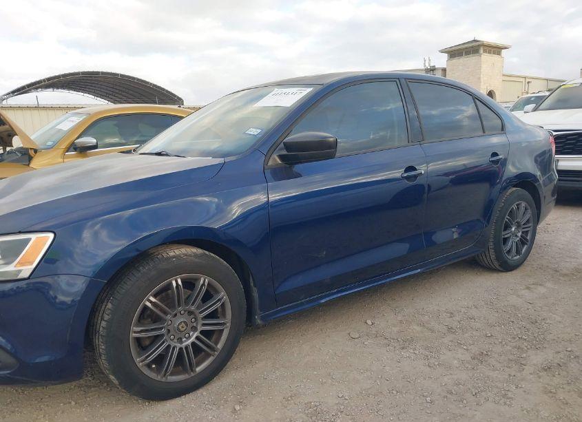 Photo 6 of 2011 Volkswagen Jetta 2.0L S (VIN 3VW2K7AJ7BM086309)