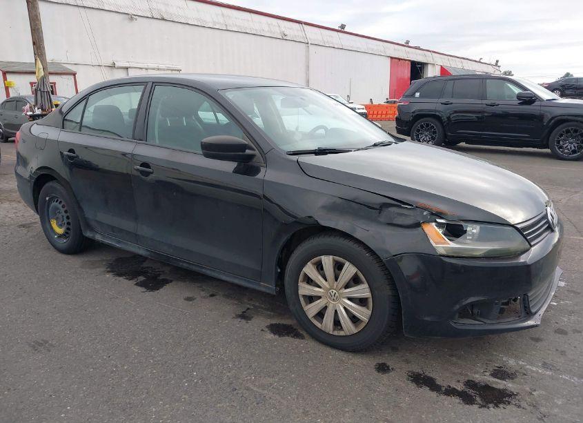 2011 Volkswagen Jetta 2.0L S (VIN 3VW2K7AJ7BM089548) main photo
