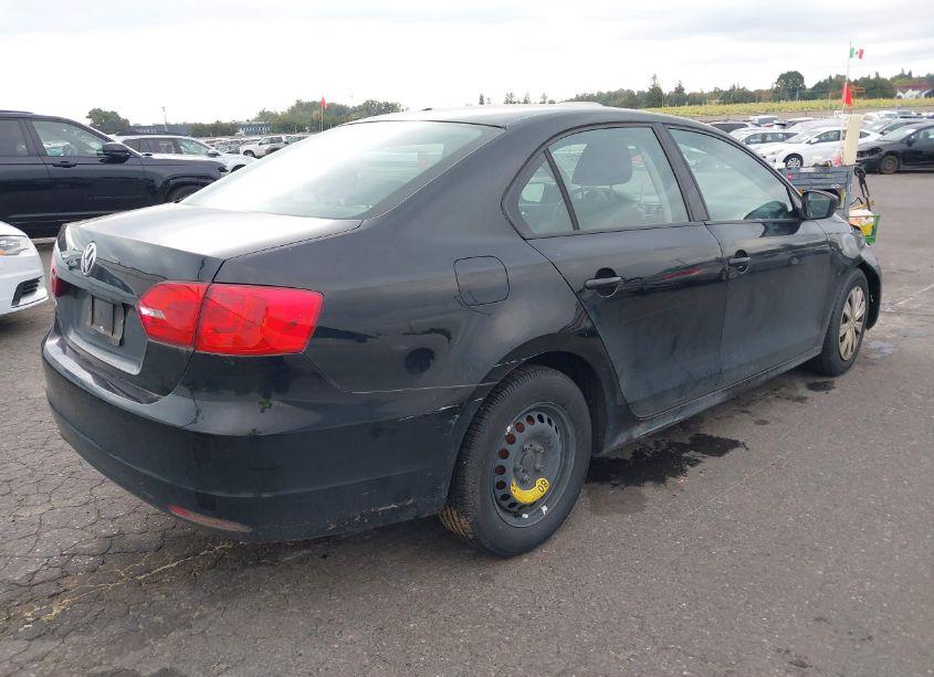 Photo 4 of 2011 Volkswagen Jetta 2.0L S (VIN 3VW2K7AJ7BM089548)