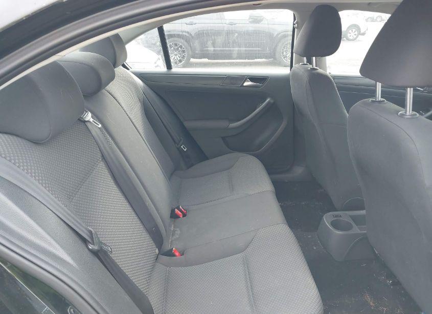 Photo 8 of 2011 Volkswagen Jetta 2.0L S (VIN 3VW2K7AJ7BM089548)