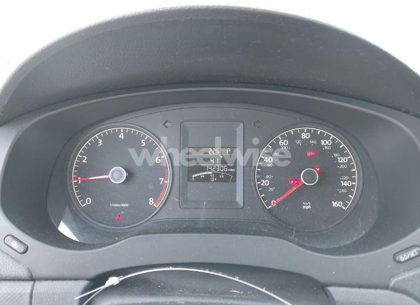 Photo 7 of 2011 Volkswagen Jetta 2.0L S (VIN 3VW2K7AJ7BM374332)