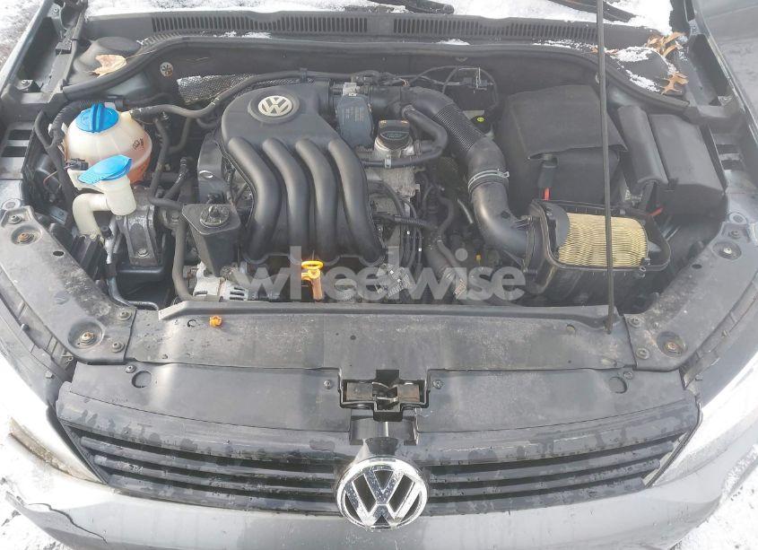 Photo 10 of 2011 Volkswagen Jetta 2.0L S (VIN 3VW2K7AJ7BM374847)