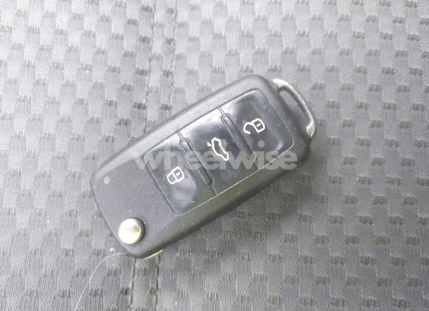 Photo 11 of 2011 Volkswagen Jetta 2.0L S (VIN 3VW2K7AJ7BM374847)