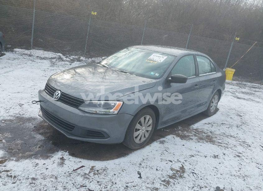 Photo 2 of 2011 Volkswagen Jetta 2.0L S (VIN 3VW2K7AJ7BM374847)