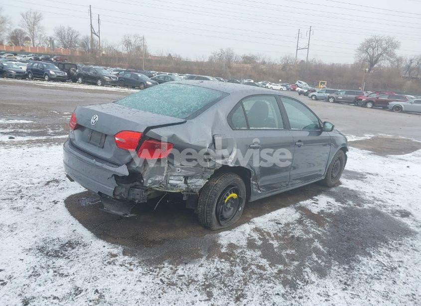 Photo 4 of 2011 Volkswagen Jetta 2.0L S (VIN 3VW2K7AJ7BM374847)