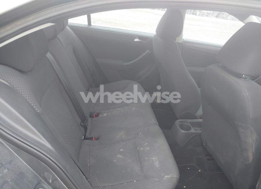 Photo 8 of 2011 Volkswagen Jetta 2.0L S (VIN 3VW2K7AJ7BM374847)