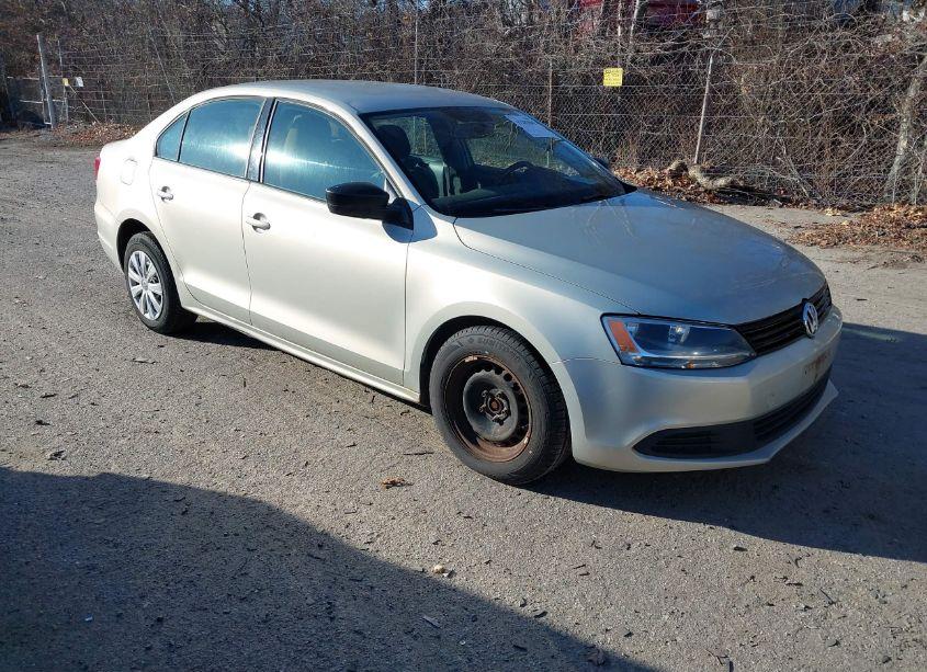 2011 Volkswagen Jetta 2.0L S (VIN 3VW2K7AJ7BM390238) main photo