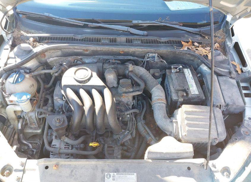 Photo 10 of 2011 Volkswagen Jetta 2.0L S (VIN 3VW2K7AJ7BM390238)