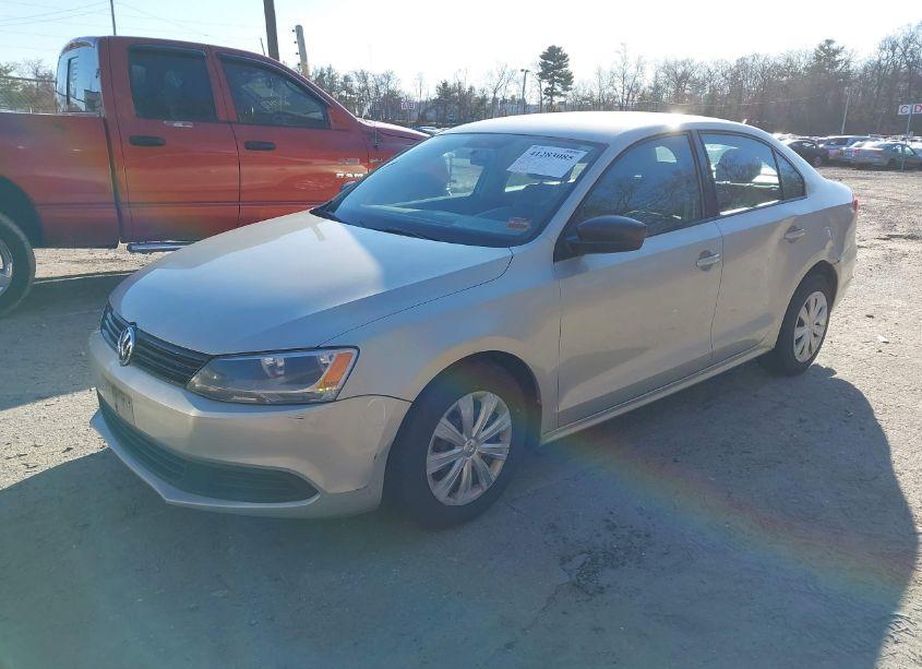 Photo 2 of 2011 Volkswagen Jetta 2.0L S (VIN 3VW2K7AJ7BM390238)