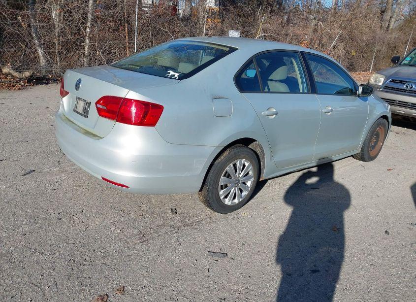 Photo 4 of 2011 Volkswagen Jetta 2.0L S (VIN 3VW2K7AJ7BM390238)