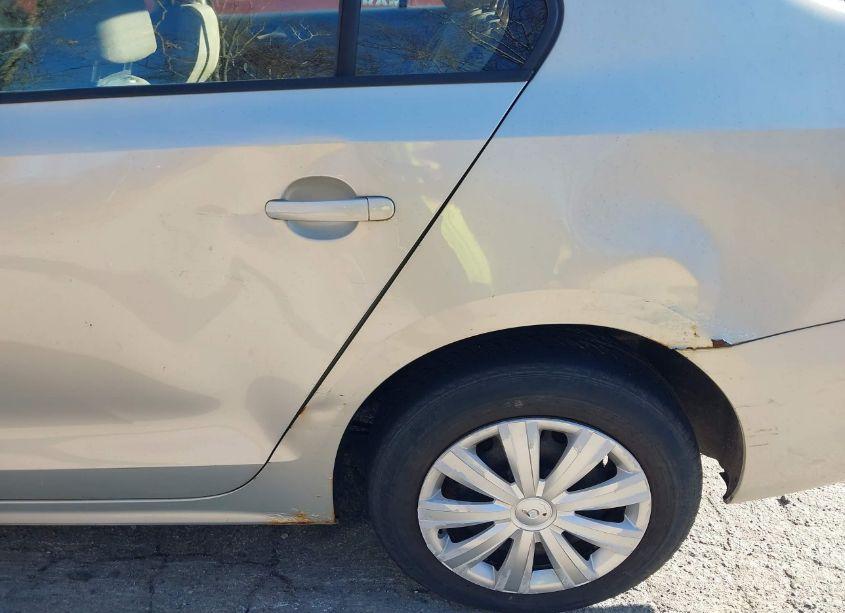 Photo 6 of 2011 Volkswagen Jetta 2.0L S (VIN 3VW2K7AJ7BM390238)