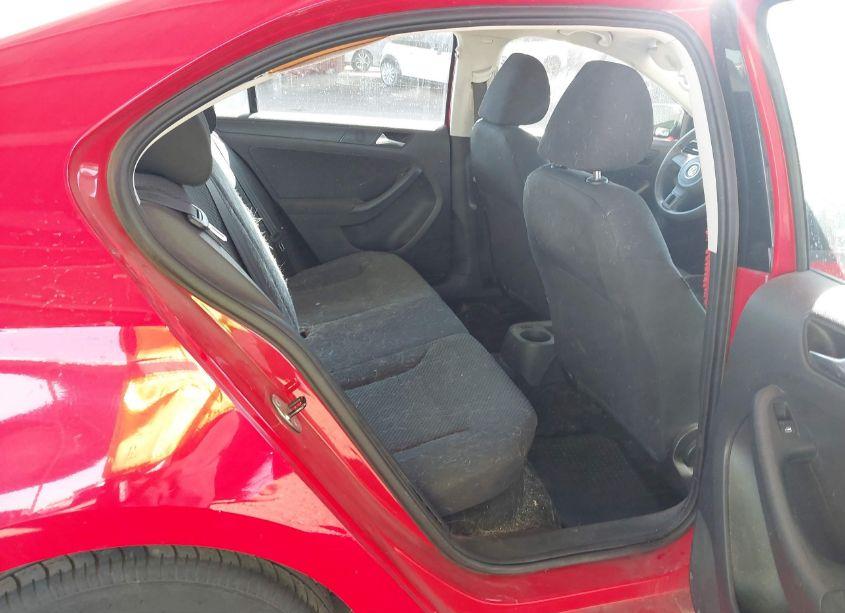 Photo 8 of 2011 Volkswagen Jetta 2.0L S (VIN 3VW2K7AJ7BM399845)