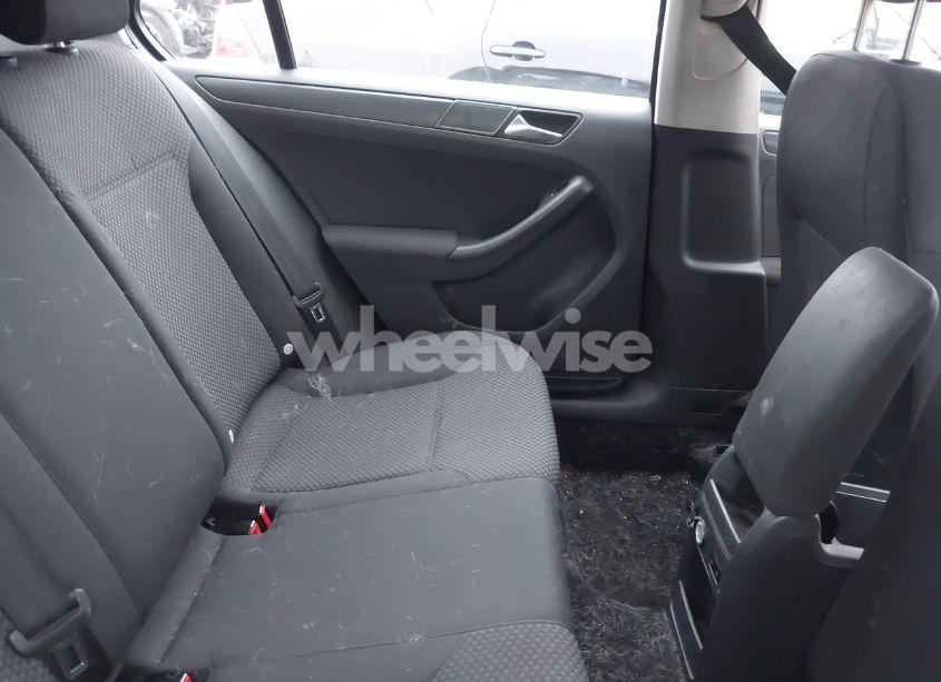 Photo 8 of 2012 Volkswagen Jetta 2.0L S (VIN 3VW2K7AJ7CM326976)