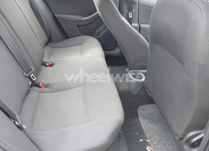 Photo 8 of 2012 Volkswagen Jetta 2.0L S (VIN 3VW2K7AJ7CM393562)