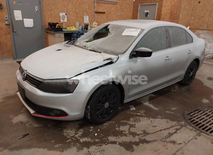 Photo 2 of 2013 Volkswagen Jetta 2.0L S (VIN 3VW2K7AJ7DM295830)