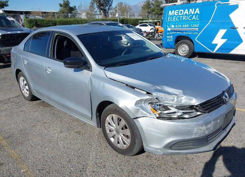 2013 Volkswagen Jetta 2.0L BASE/2.0L S (VIN 3VW2K7AJ7DM450201) main photo