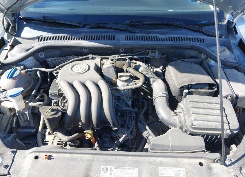 Photo 10 of 2013 Volkswagen Jetta 2.0L BASE/2.0L S (VIN 3VW2K7AJ7DM450201)