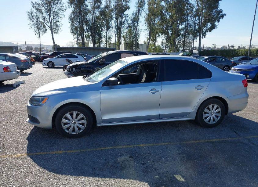 Photo 14 of 2013 Volkswagen Jetta 2.0L BASE/2.0L S (VIN 3VW2K7AJ7DM450201)