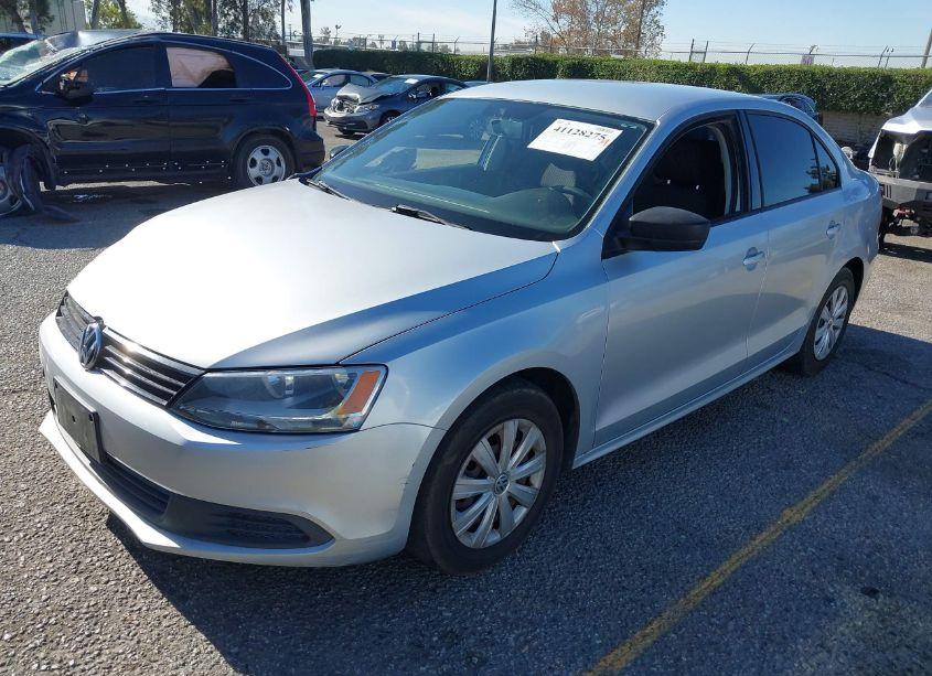 Photo 2 of 2013 Volkswagen Jetta 2.0L BASE/2.0L S (VIN 3VW2K7AJ7DM450201)