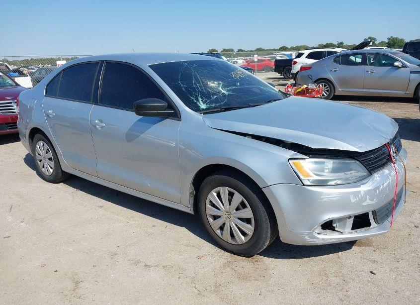 2014 Volkswagen Jetta 2.0L S (VIN 3VW2K7AJ7EM301157) main photo