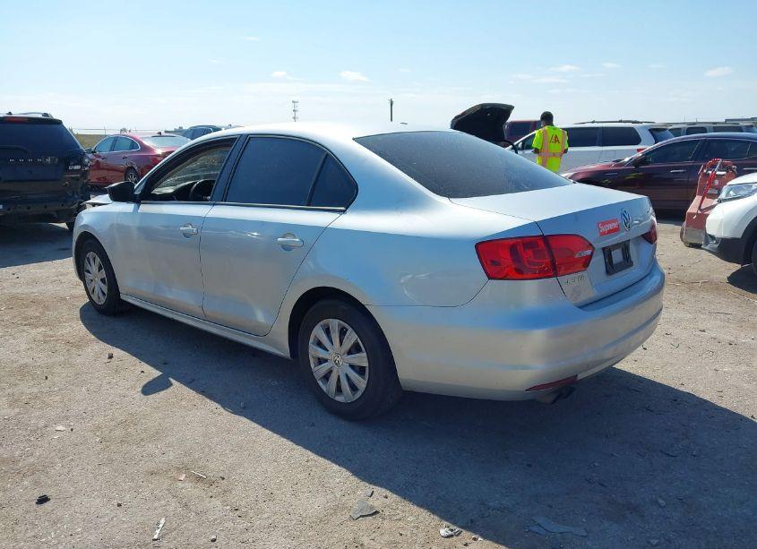 Photo 3 of 2014 Volkswagen Jetta 2.0L S (VIN 3VW2K7AJ7EM301157)