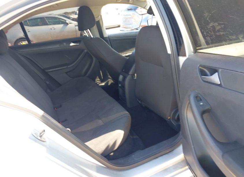 Photo 8 of 2014 Volkswagen Jetta 2.0L S (VIN 3VW2K7AJ7EM301157)