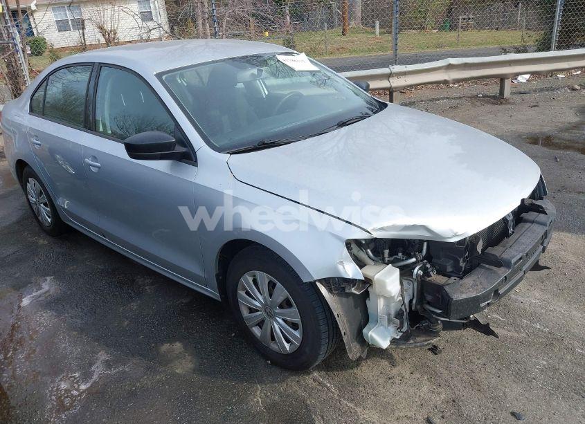 2014 Volkswagen Jetta 2.0L S (VIN 3VW2K7AJ7EM313535) main photo