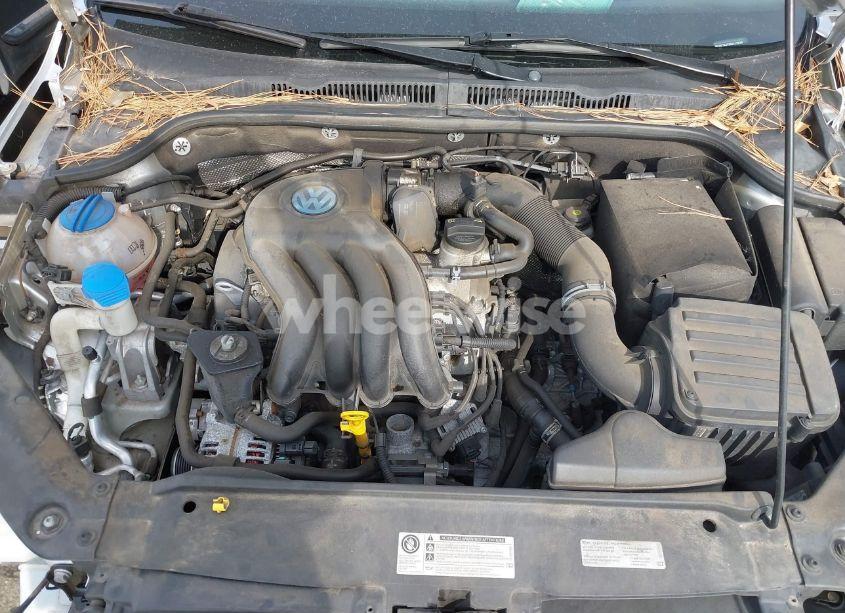 Photo 10 of 2014 Volkswagen Jetta 2.0L S (VIN 3VW2K7AJ7EM313535)