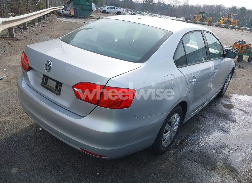 Photo 4 of 2014 Volkswagen Jetta 2.0L S (VIN 3VW2K7AJ7EM313535)
