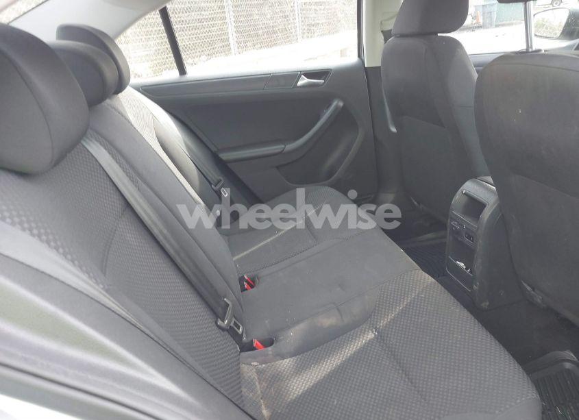 Photo 8 of 2014 Volkswagen Jetta 2.0L S (VIN 3VW2K7AJ7EM313535)