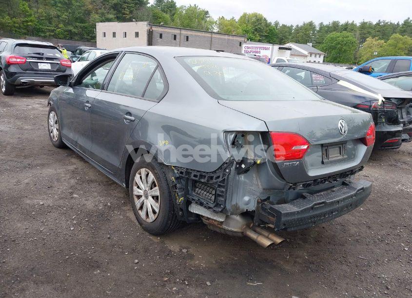 Photo 3 of 2014 Volkswagen Jetta 2.0L S (VIN 3VW2K7AJ7EM325555)