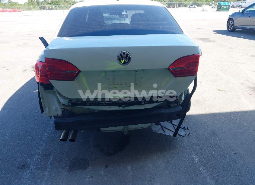 Photo 12 of 2014 Volkswagen Jetta 2.0L S (VIN 3VW2K7AJ7EM417765)