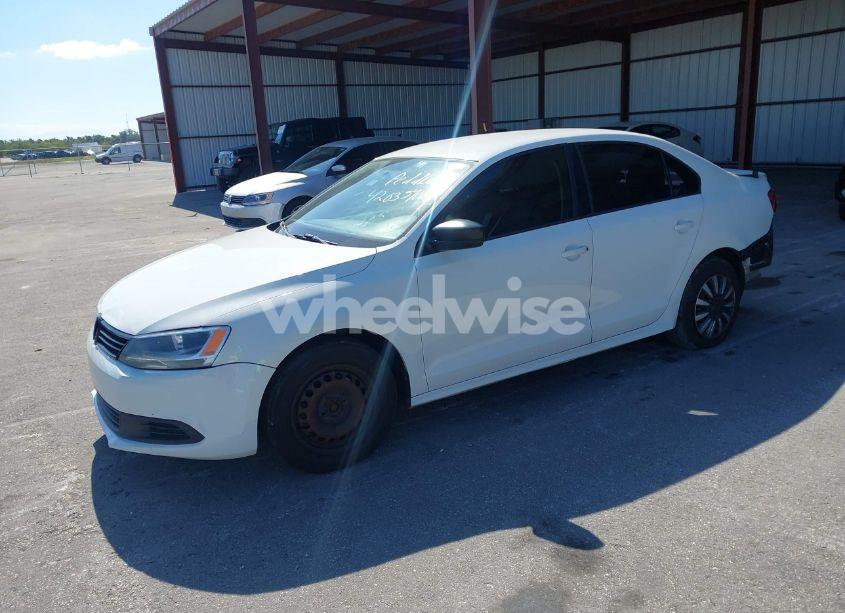 Photo 2 of 2014 Volkswagen Jetta 2.0L S (VIN 3VW2K7AJ7EM417765)