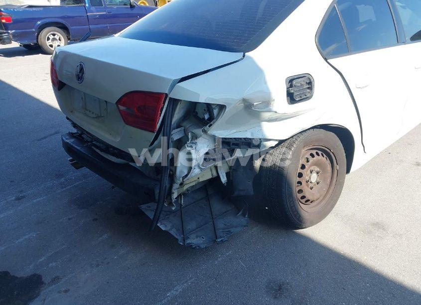 Photo 6 of 2014 Volkswagen Jetta 2.0L S (VIN 3VW2K7AJ7EM417765)