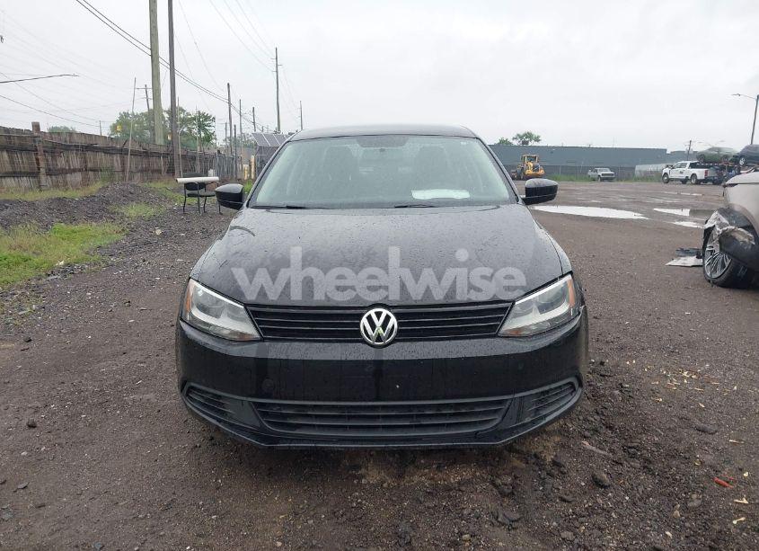 Photo 12 of 2014 Volkswagen Jetta 2.0L S (VIN 3VW2K7AJ7EM435702)