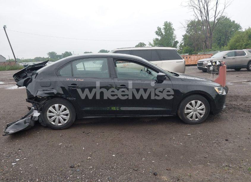 Photo 13 of 2014 Volkswagen Jetta 2.0L S (VIN 3VW2K7AJ7EM435702)