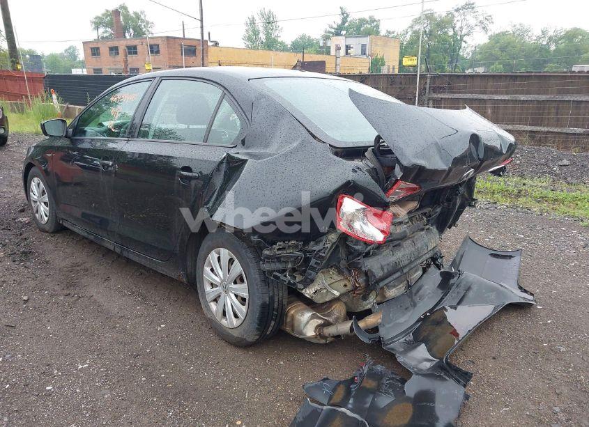 Photo 3 of 2014 Volkswagen Jetta 2.0L S (VIN 3VW2K7AJ7EM435702)