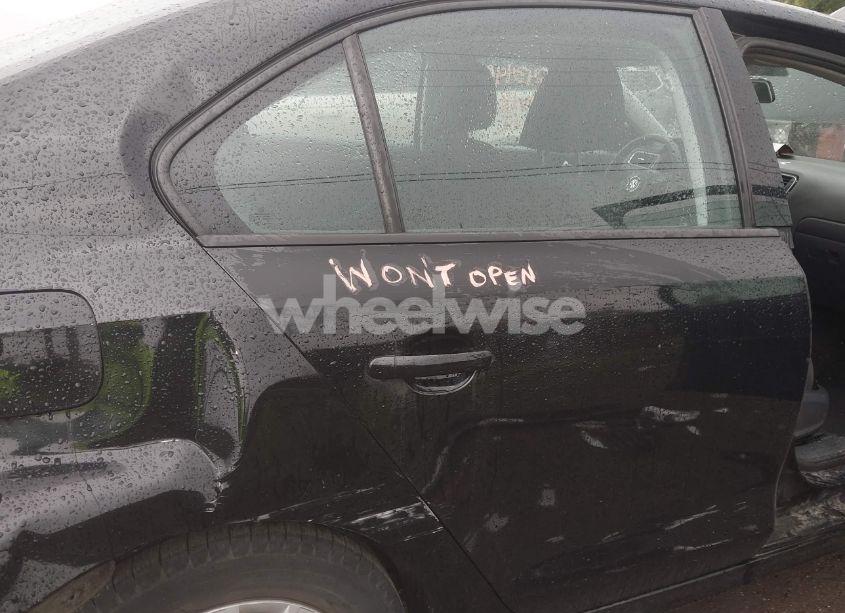 Photo 8 of 2014 Volkswagen Jetta 2.0L S (VIN 3VW2K7AJ7EM435702)