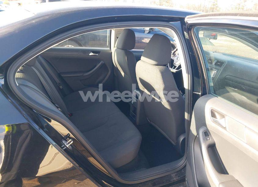 Photo 8 of 2015 Volkswagen Jetta 2.0L S (VIN 3VW2K7AJ7FM315982)