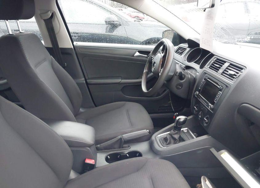 Photo 5 of 2015 Volkswagen Jetta 2.0L S (VIN 3VW2K7AJ7FM423695)