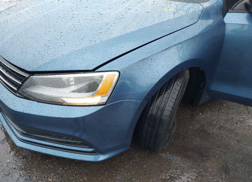 Photo 6 of 2015 Volkswagen Jetta 2.0L S (VIN 3VW2K7AJ7FM423695)