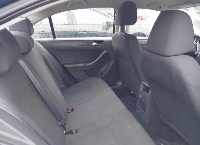 Photo 8 of 2015 Volkswagen Jetta 2.0L S (VIN 3VW2K7AJ7FM423695)