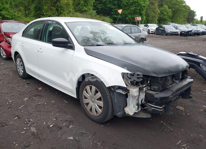 2015 Volkswagen Jetta 2.0L S (VIN 3VW2K7AJ7FM424412) main photo