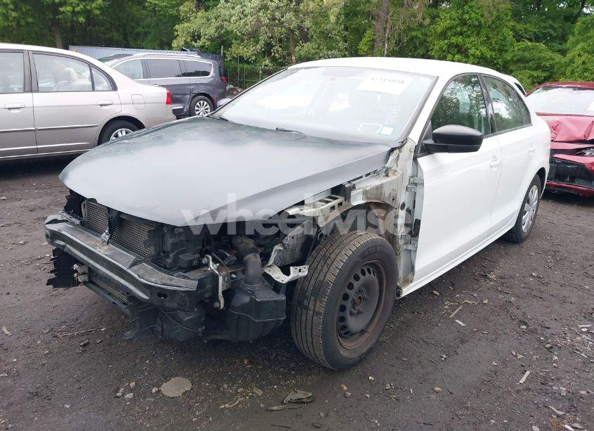 Photo 2 of 2015 Volkswagen Jetta 2.0L S (VIN 3VW2K7AJ7FM424412)