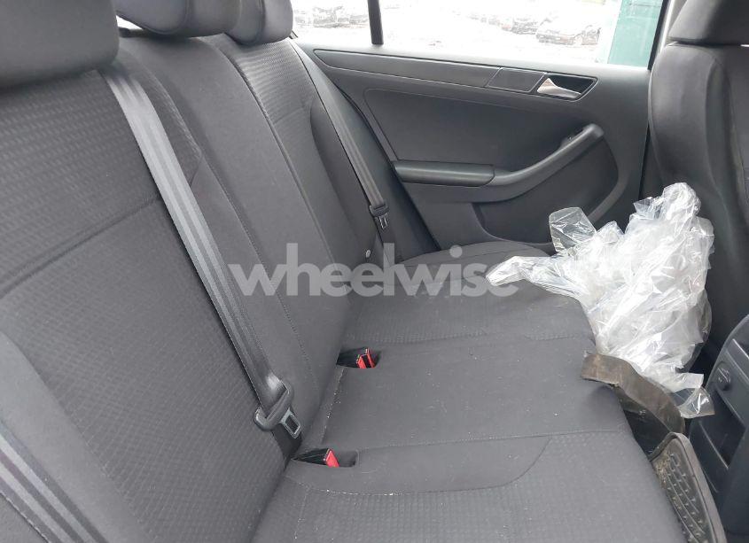 Photo 8 of 2015 Volkswagen Jetta 2.0L S (VIN 3VW2K7AJ7FM424412)