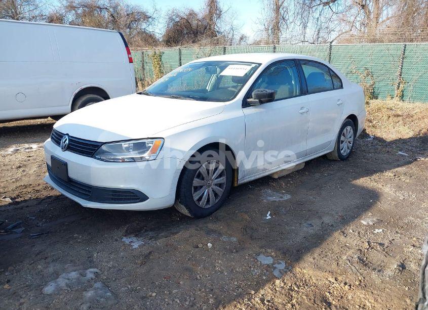 Photo 2 of 2011 Volkswagen Jetta 2.0L S (VIN 3VW2K7AJ8BM305617)