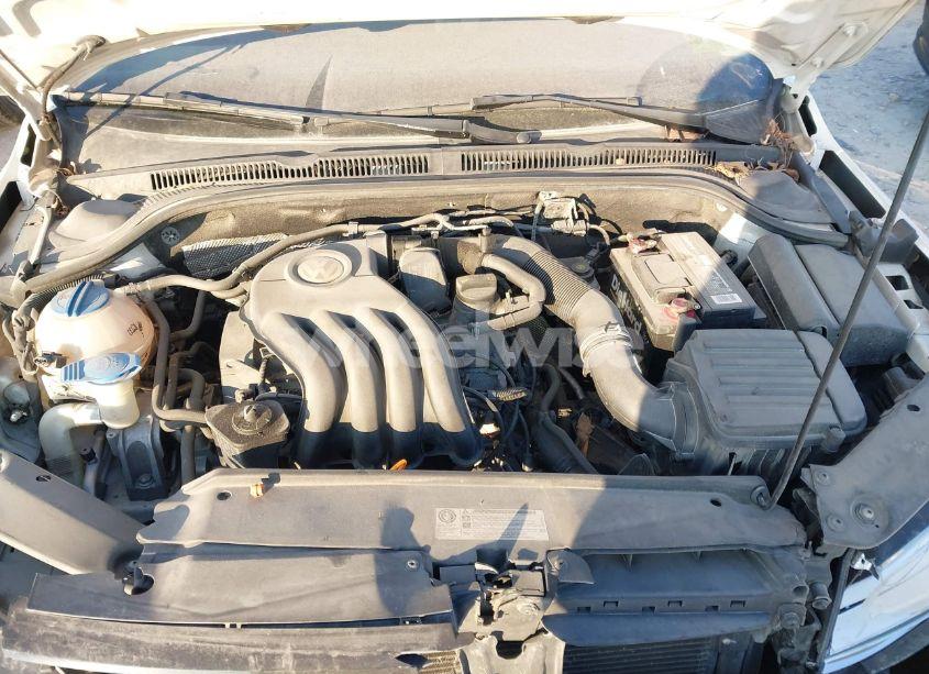 Photo 10 of 2011 Volkswagen Jetta 2.0L S (VIN 3VW2K7AJ8BM357328)