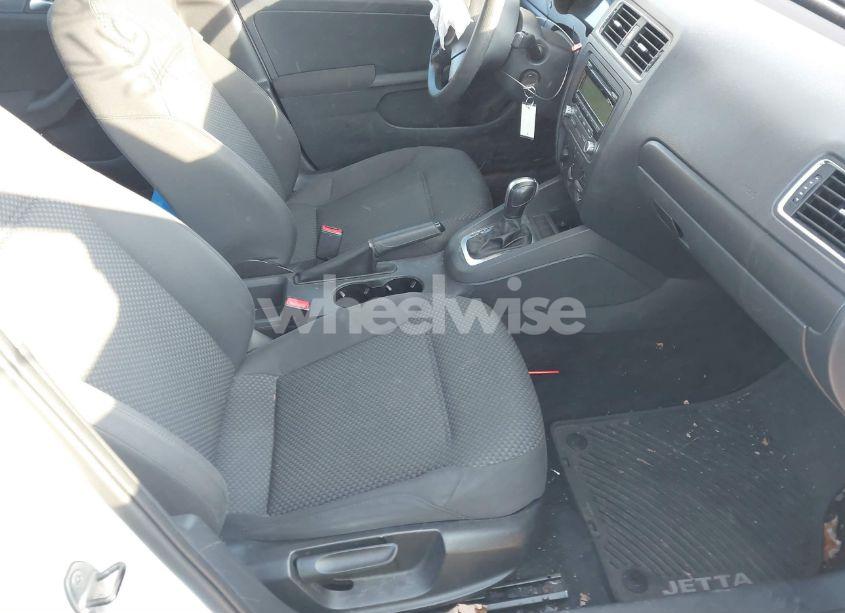 Photo 5 of 2011 Volkswagen Jetta 2.0L S (VIN 3VW2K7AJ8BM357328)