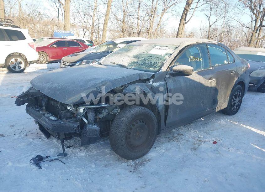 Photo 2 of 2012 Volkswagen Jetta 2.0L S (VIN 3VW2K7AJ8CM301858)